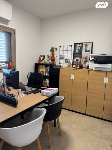 בית פרטי/ קוטג', פרדסיה