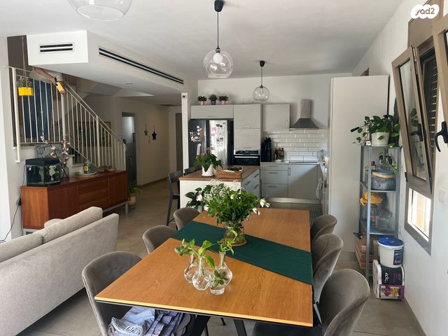 בית פרטי/ קוטג', פרדסיה