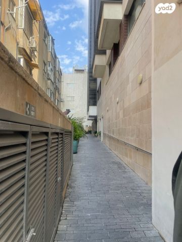 דירה, ביאליק 64, שכונת בן גוריון, מרכז העיר ג', רמת גן