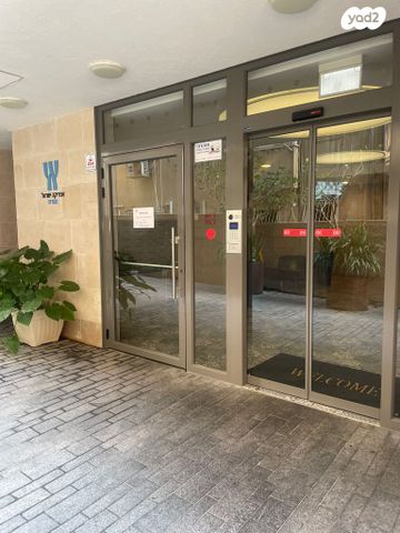 דירה, ביאליק 64, שכונת בן גוריון, מרכז העיר ג', רמת גן