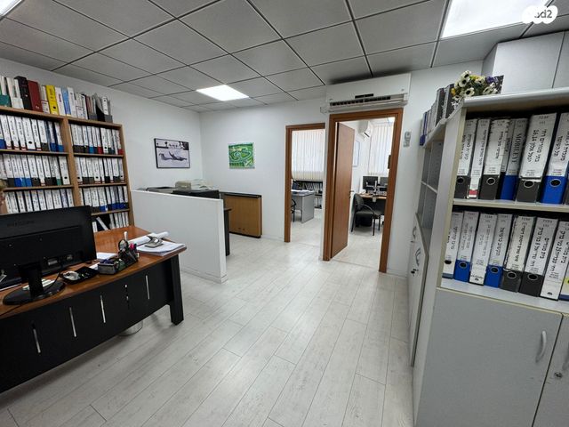 משרדים, דרך זאב ז'בוטינסקי, שכונת בן גוריון, מרכז העיר ג', רמת גן