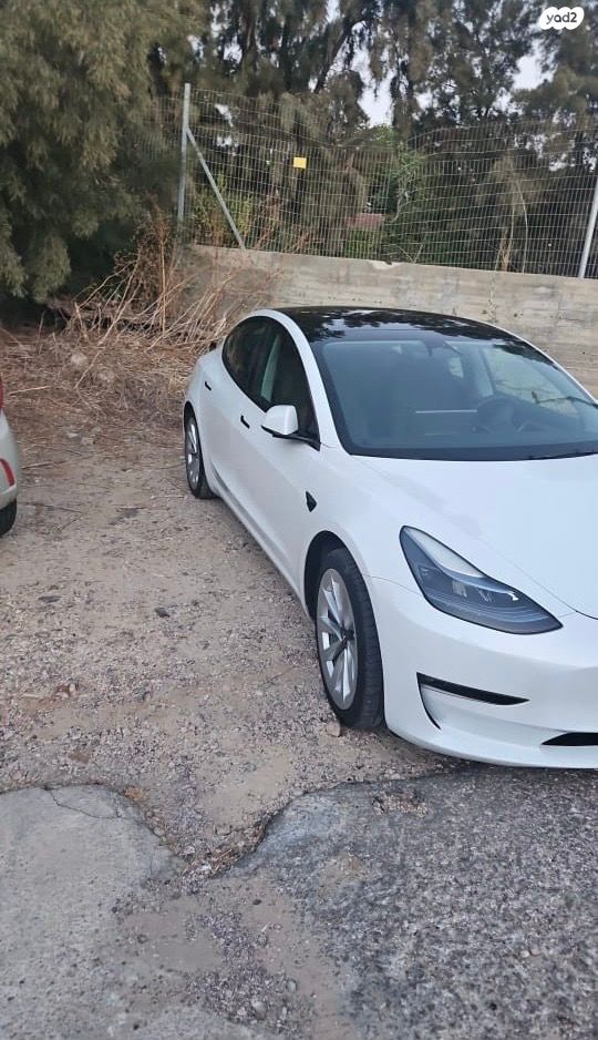 מודעת רכב טסלה מודל 3