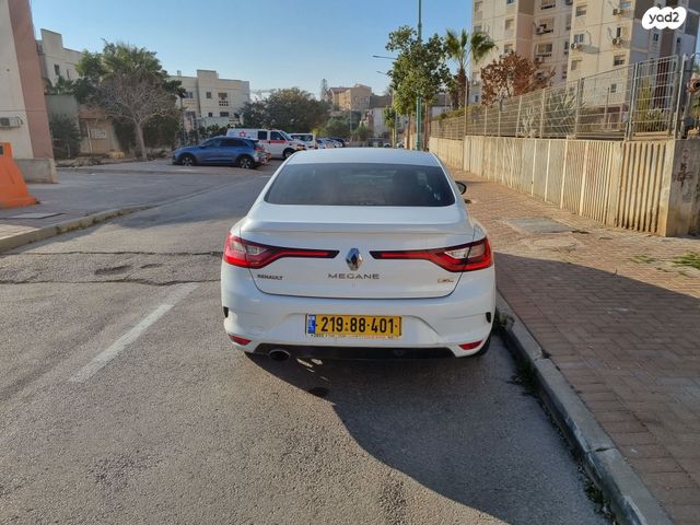 רנו מגאן