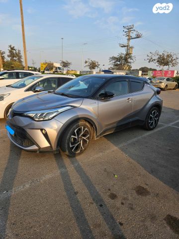 מודעת רכב טויוטה C-HR