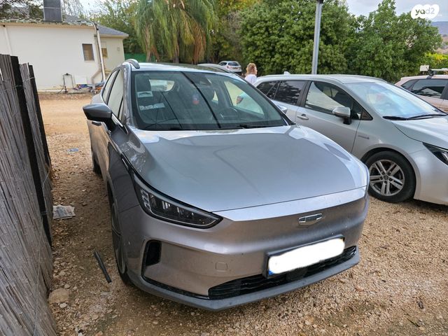 מודעת רכב ג׳ילי Geometry C