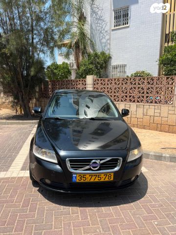 וולוו S40