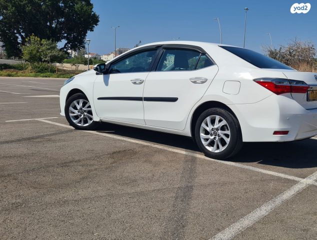 טויוטה קורולה