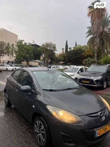 מודעת רכב מאזדה 2