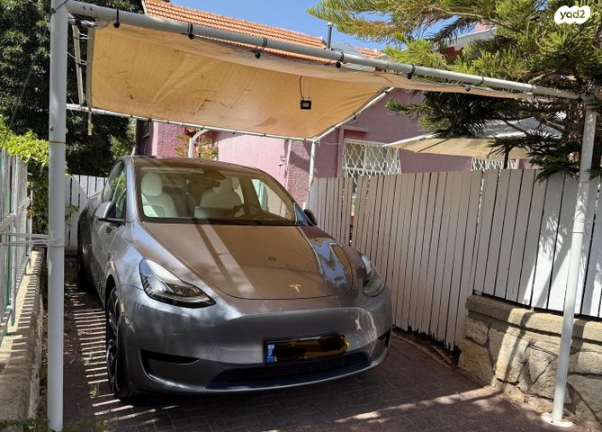 מודעת רכב טסלה מודל Y