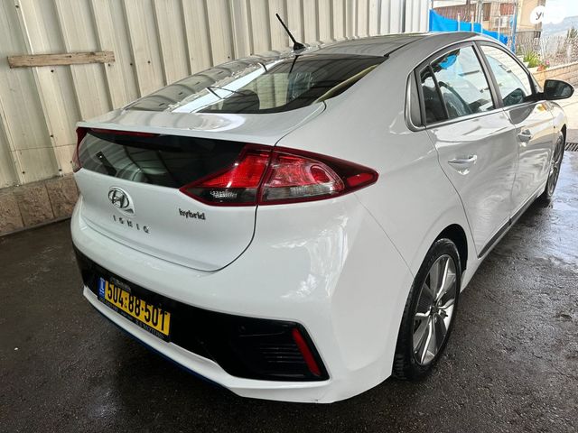 יונדאי איוניק