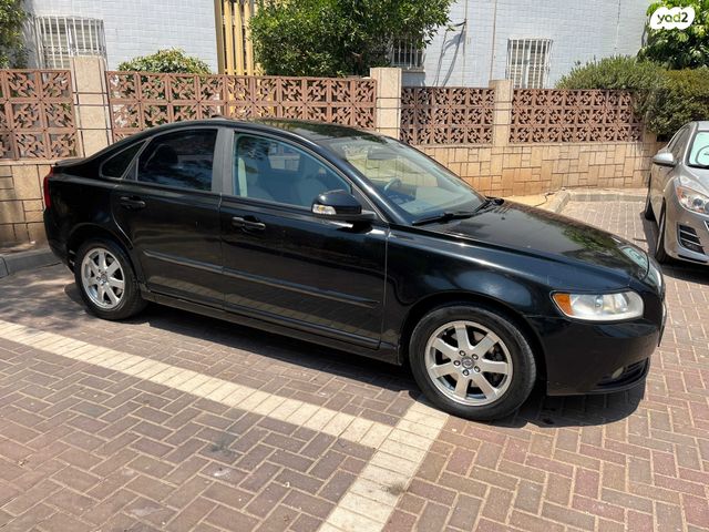 וולוו S40