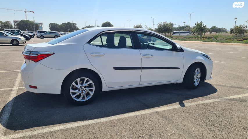 טויוטה קורולה