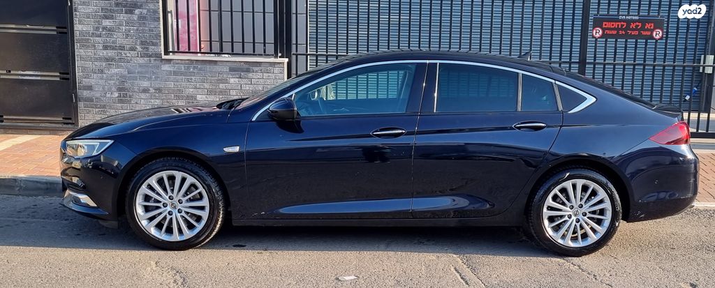 מודעת רכב אופל אינסיגניה