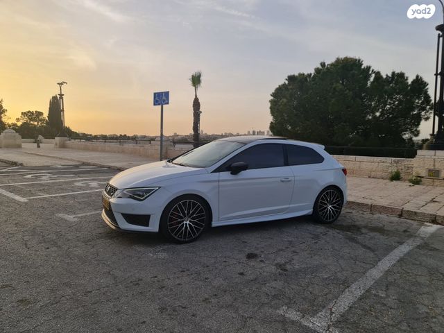 מודעת רכב סיאט לאון