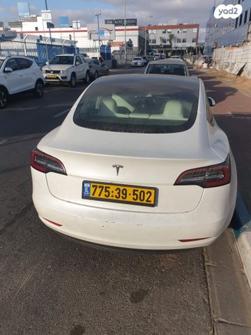 טסלה מודל 3