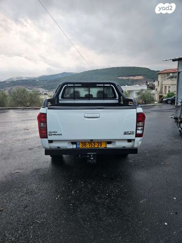 איסוזו די-מקס