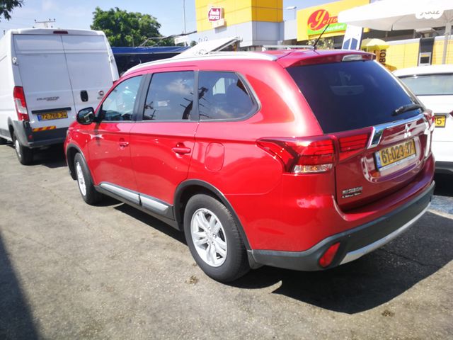 מיצובישי אאוטלנדר