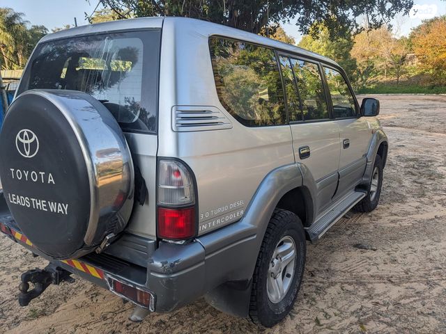 טויוטה לנד קרוזר