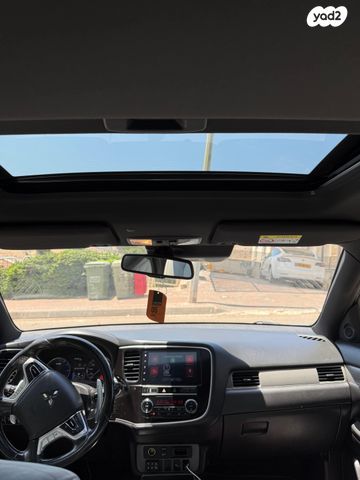 מיצובישי אאוטלנדר