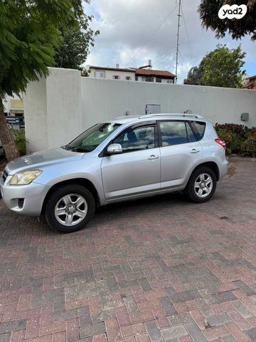 טויוטה RAV4