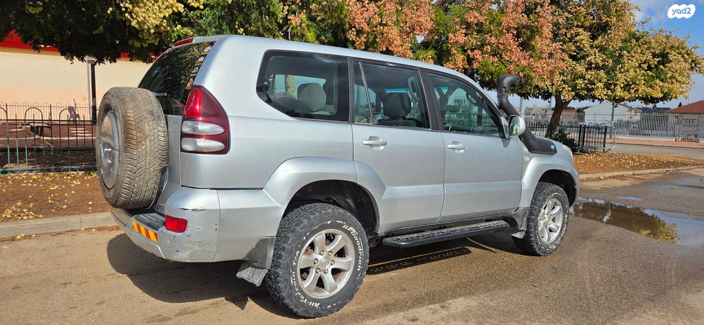 טויוטה לנד קרוזר