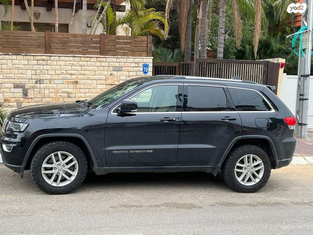 מודעת רכב ג'יפ גרנד צ'ירוקי