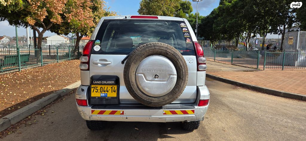 טויוטה לנד קרוזר