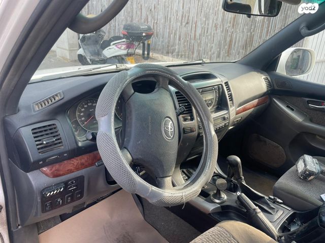 טויוטה לנד קרוזר