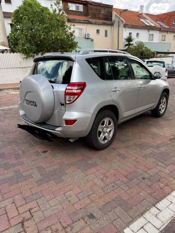 טויוטה RAV4