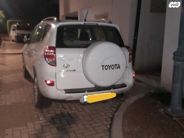 מודעת רכב טויוטה RAV4