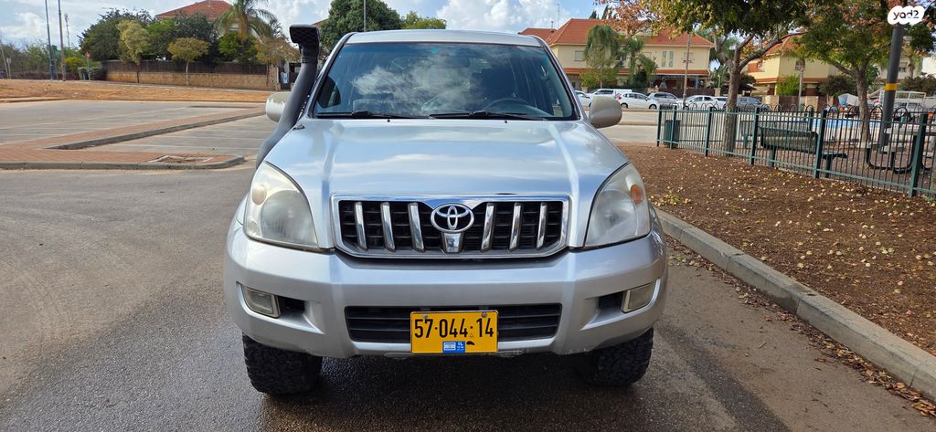 טויוטה לנד קרוזר