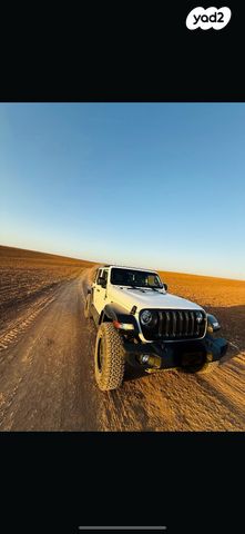 מודעת רכב ג'יפ רנגלר