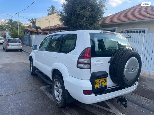 טויוטה לנד קרוזר