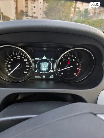 לנד רובר דיסקברי ספורט