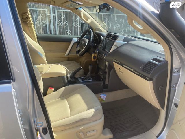 טויוטה לנד קרוזר