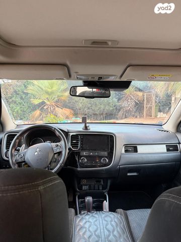 מיצובישי אאוטלנדר