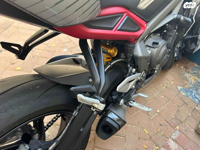 טריומף Street Triple RS