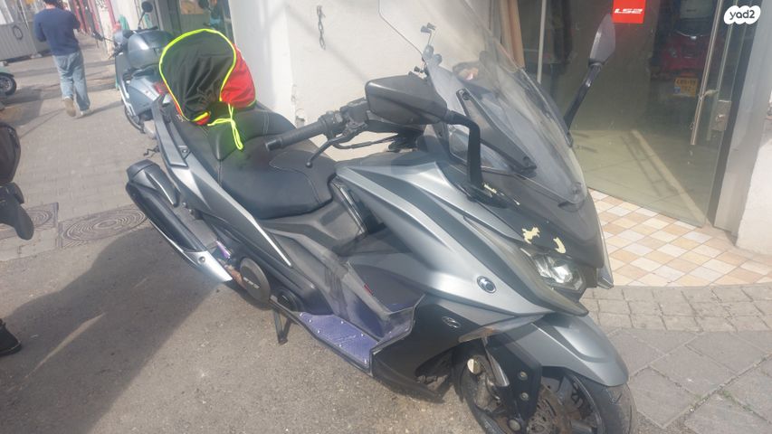 מודעת רכב קימקו AK 550