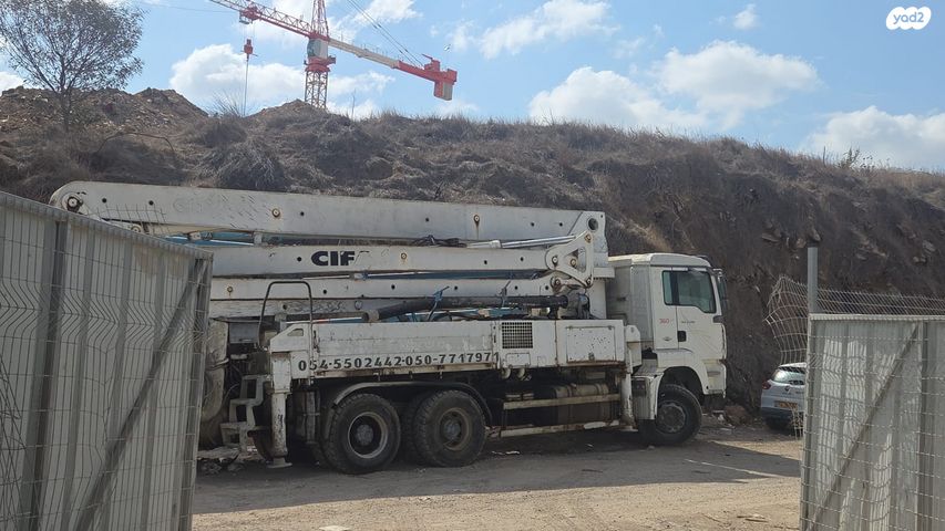 מודעת רכב משאבת בטון