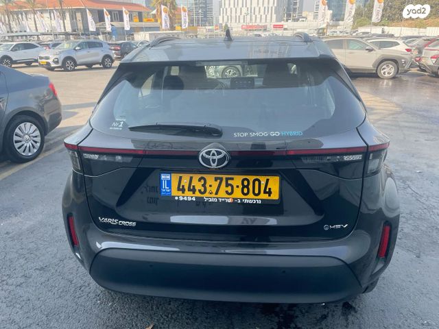 טויוטה יאריס קרוס