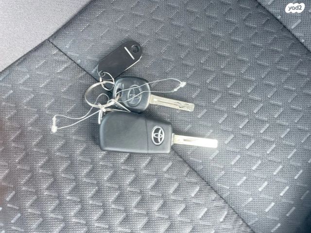 טויוטה יאריס קרוס