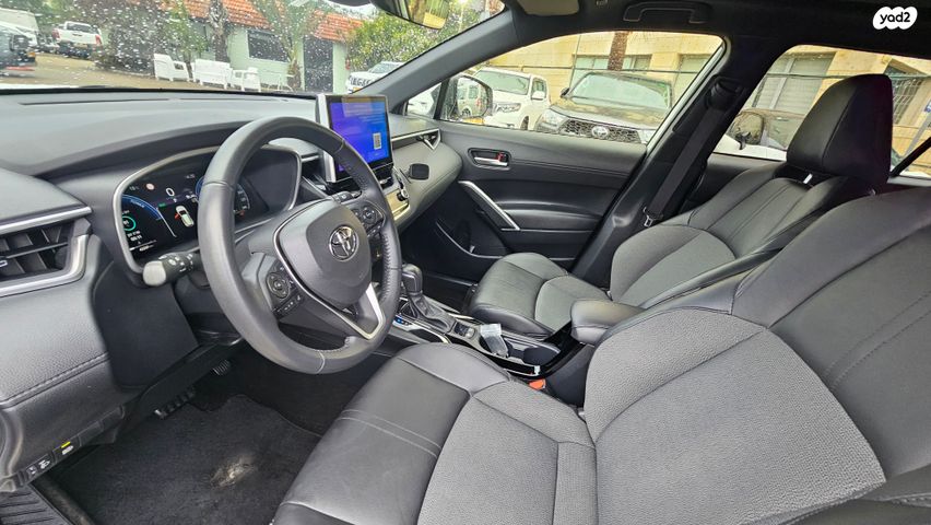 טויוטה קורולה קרוס