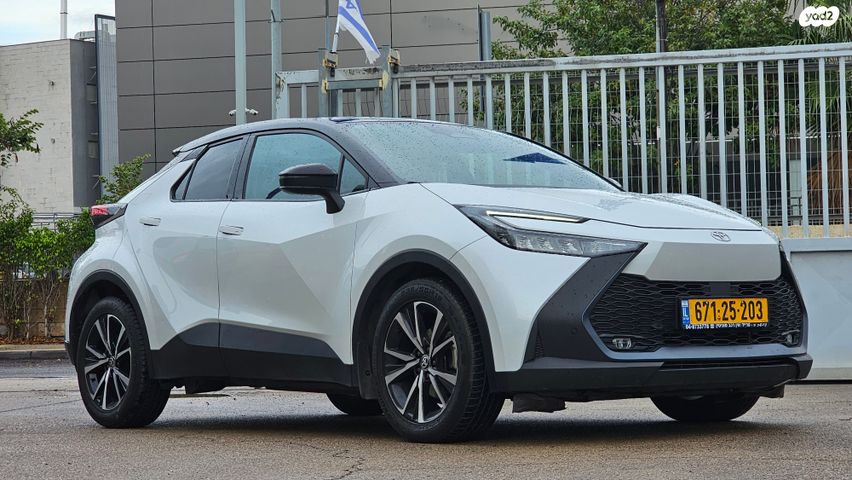 מודעת רכב טויוטה C-HR