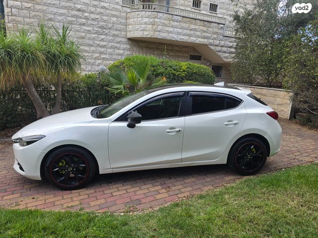 מודעת רכב מאזדה 3