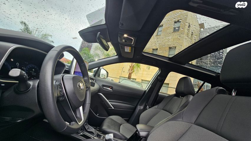 טויוטה קורולה קרוס