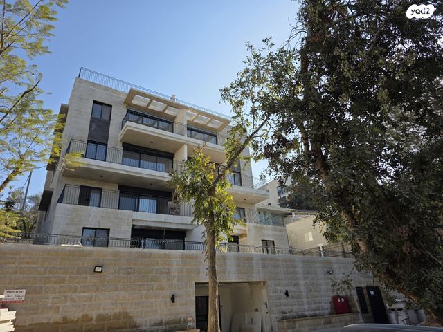 אברהם ניסן 12