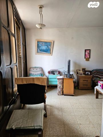 פני הגבעה 11