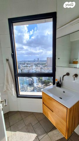 דירה, דרך מנחם בגין 158, מונטיפיורי, הרכבת, תל אביב יפו