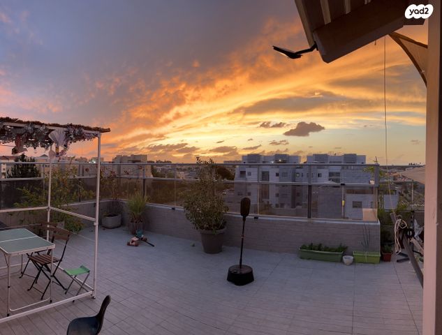 גג/ פנטהאוז, שדרות ציונה צרפת 28, גדרה מזרח, גדרה