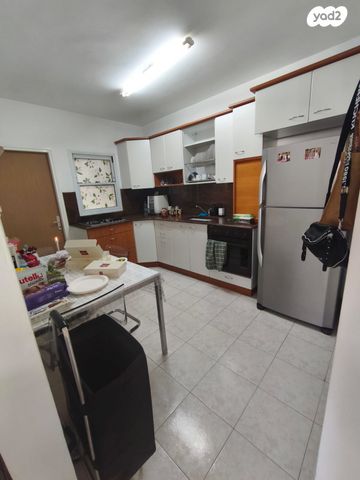 דירה, קדושי קהיר 33, נאות רחל, חולון